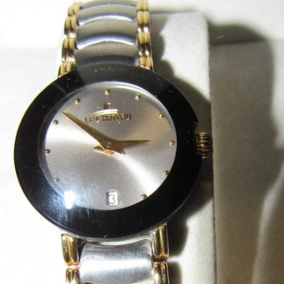 LE CHATEAU LADIES WATCH NIB - Picture 2 of 6